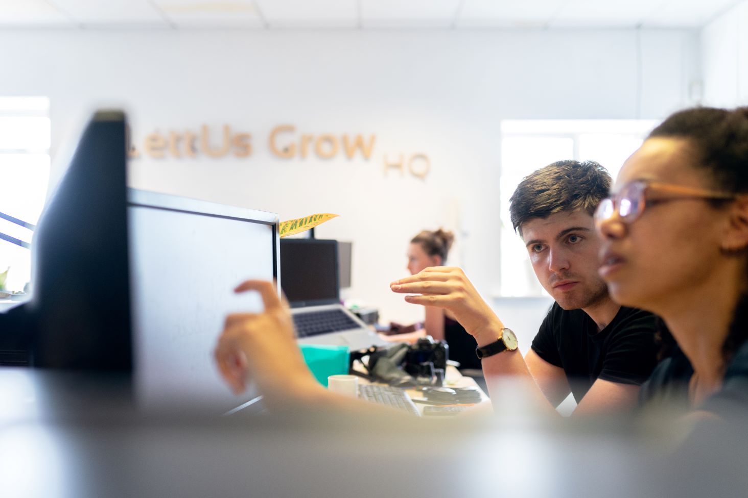 When choosing a WWAN focused managed service provider (MSP) to improve your product offering and profitability, an IT reseller, VARs, telecom agents, and ISPs should consider several important factors.